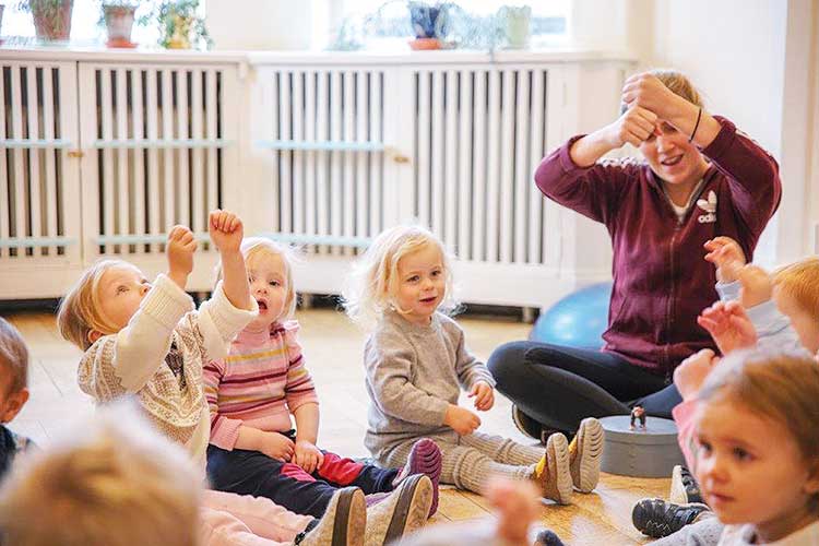 Barna på Gladheim